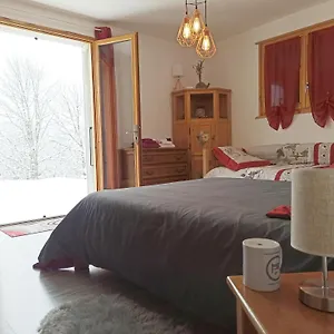  Séjour chez l'habitant Chambre Dans Chalet Près Des Pistes Et Aux Départs De Randonnées France